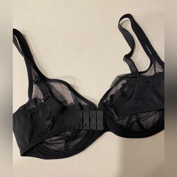 Black Bra - Picture 3 of 4